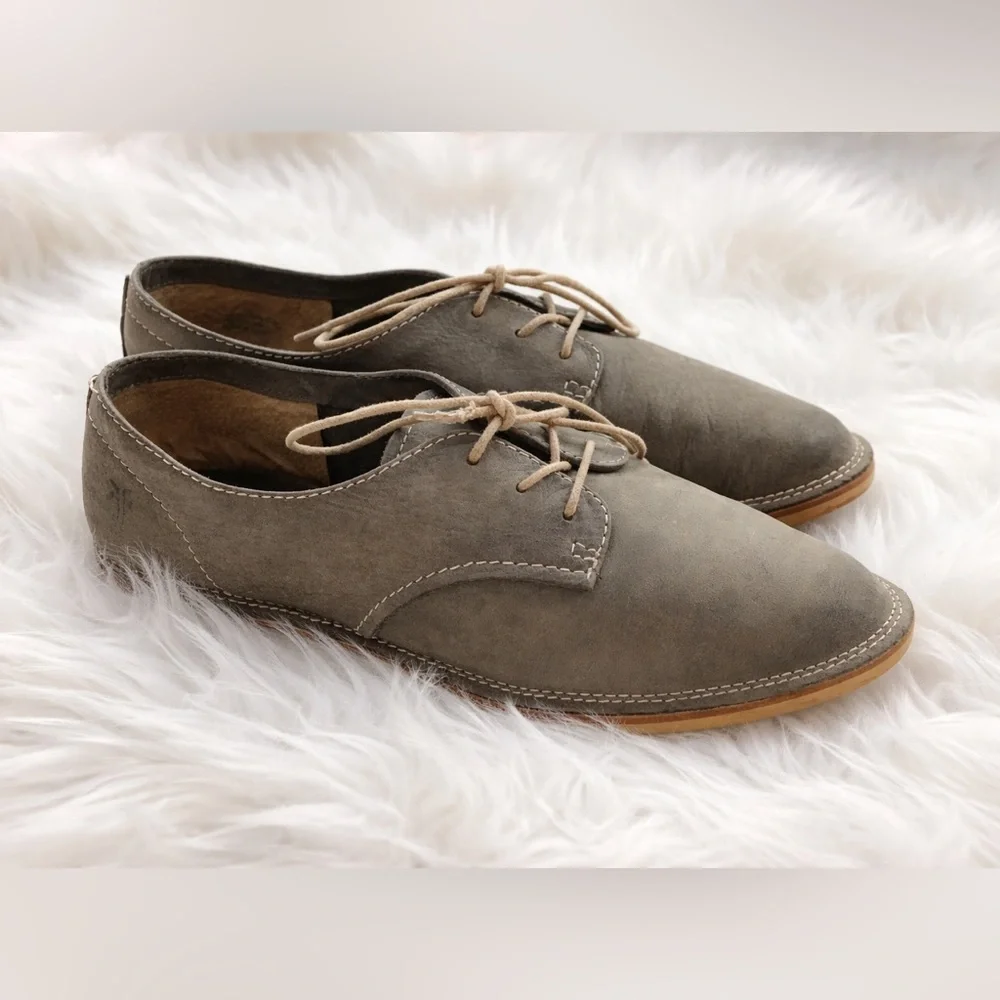 Frye chic effortlessly